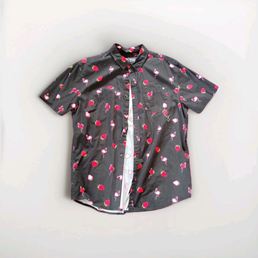 360 Surf Men's XL Short Sleeve Button Up Shirt Black/Strawberries/Flamingos xl